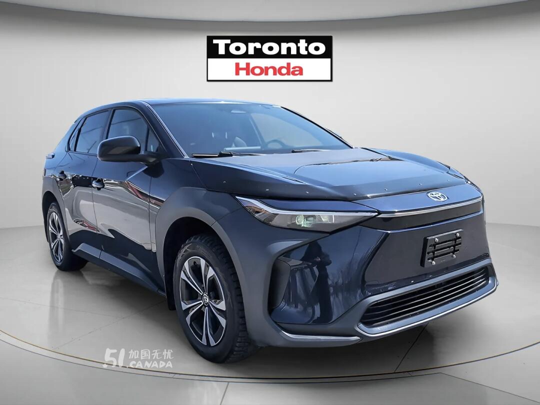 2023 Toyota bZ4X view 1
