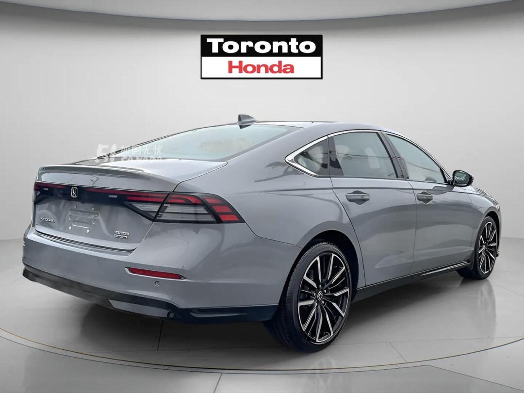 2025 Honda Accord view 4