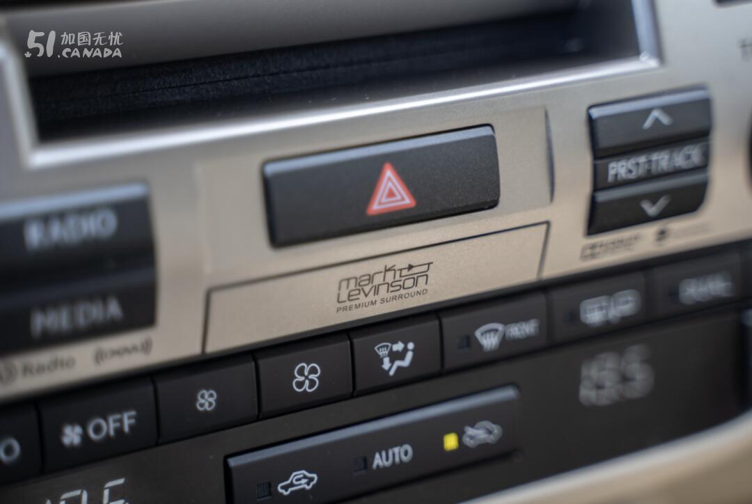 2015 Lexus ES view 2