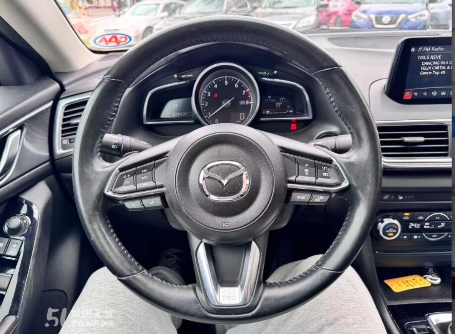 2018 Mazda 3 view 4