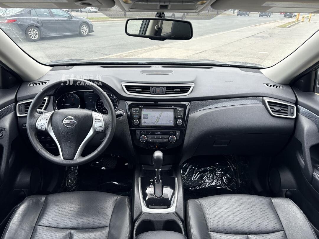 2015 Nissan Rogue view 7