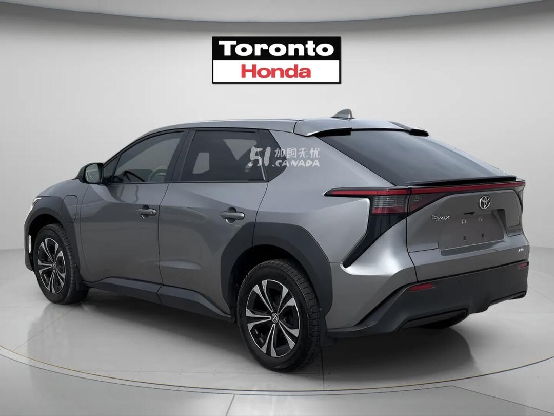2023 Toyota bZ4X view 3