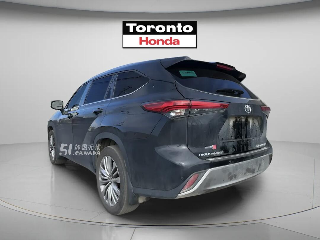 2023 Toyota Highlander view 4