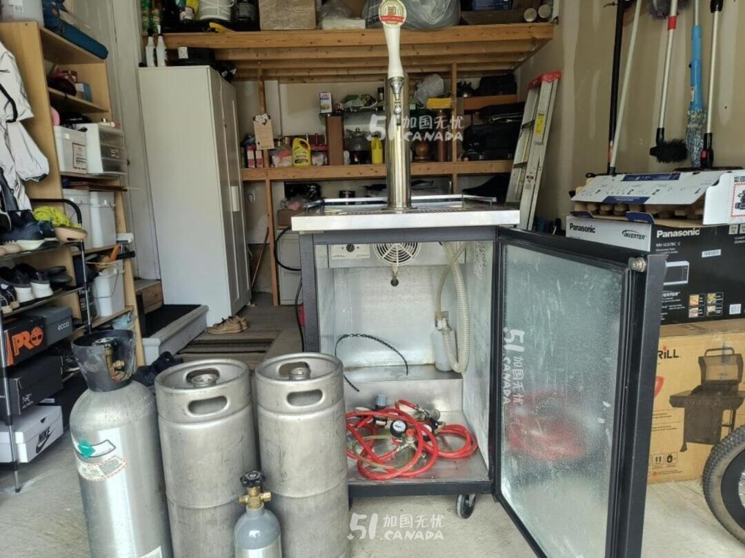 [集市好物]啤酒售酒机 9成新 美国制造 两个20升 啤酒桶 两个二氧化