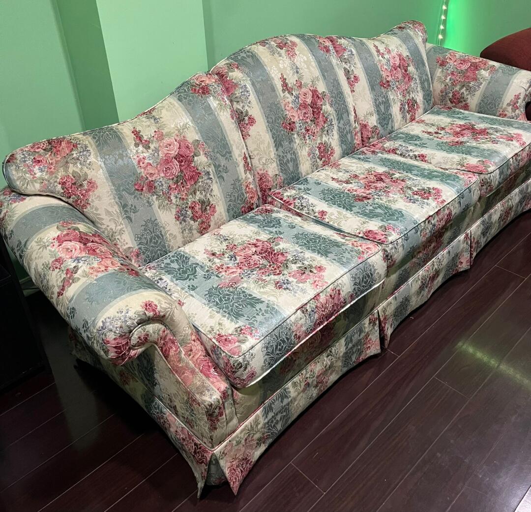 [集市好物]花卉图案沙发 Floral Sofa