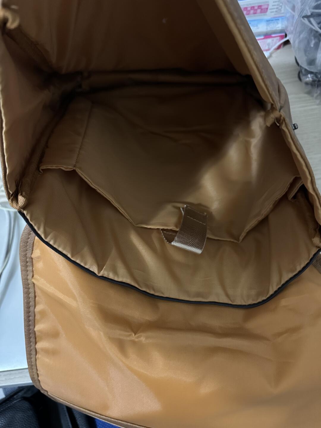 [集市好物]啡色双肩包