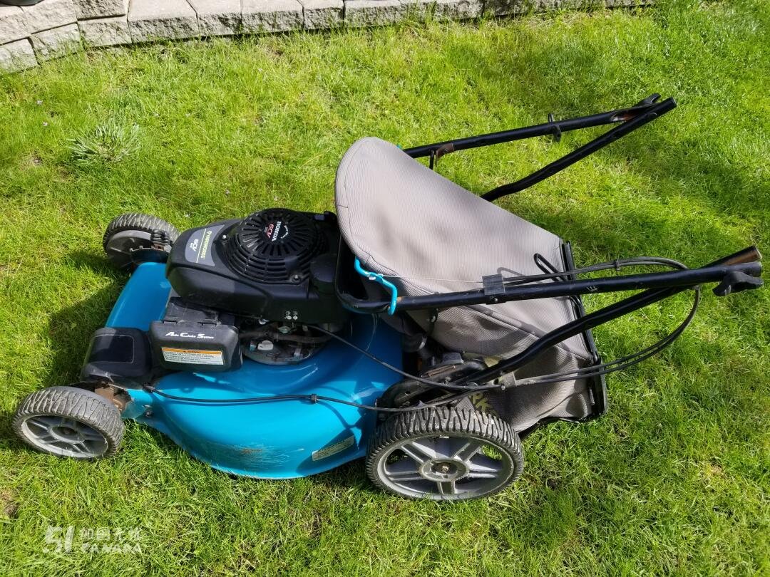 Gas 22" Lawn Mower view 2