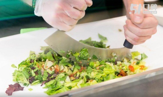 The Baro Chopped Salad Shoppe 照片 3